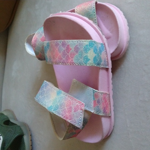 CARTERS GREEN ALLIGATOR AND WEST LOOP PINK GLITER MERMAID PRINT SANDALS - Picture 6 of 7